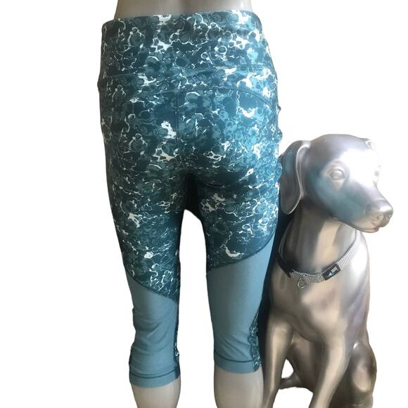 Under Armour Compression Green Patterned Cropped Mesh Leggings Women's Size L - Picture 2 of 9